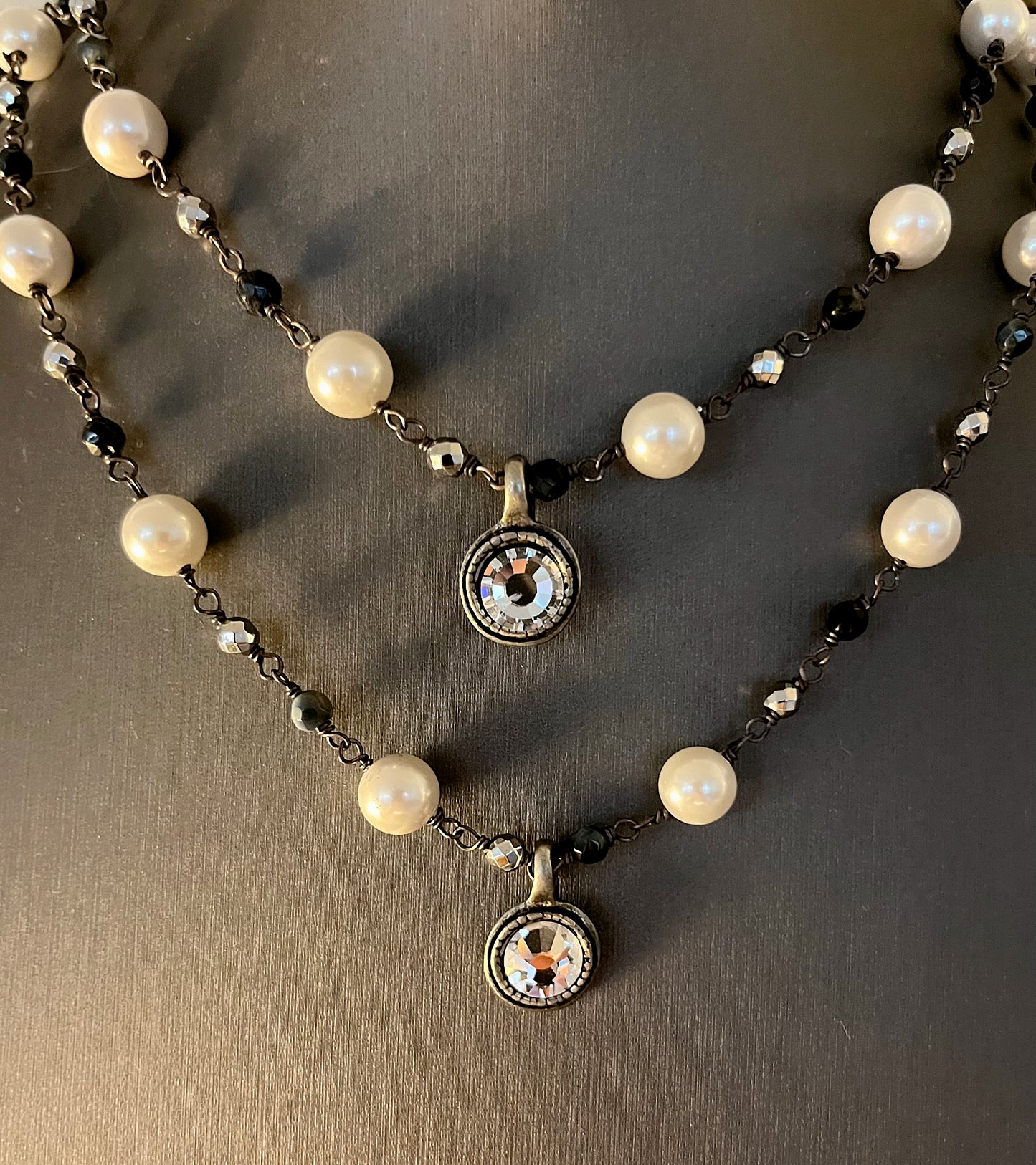 Elegant Eye Silver 15"