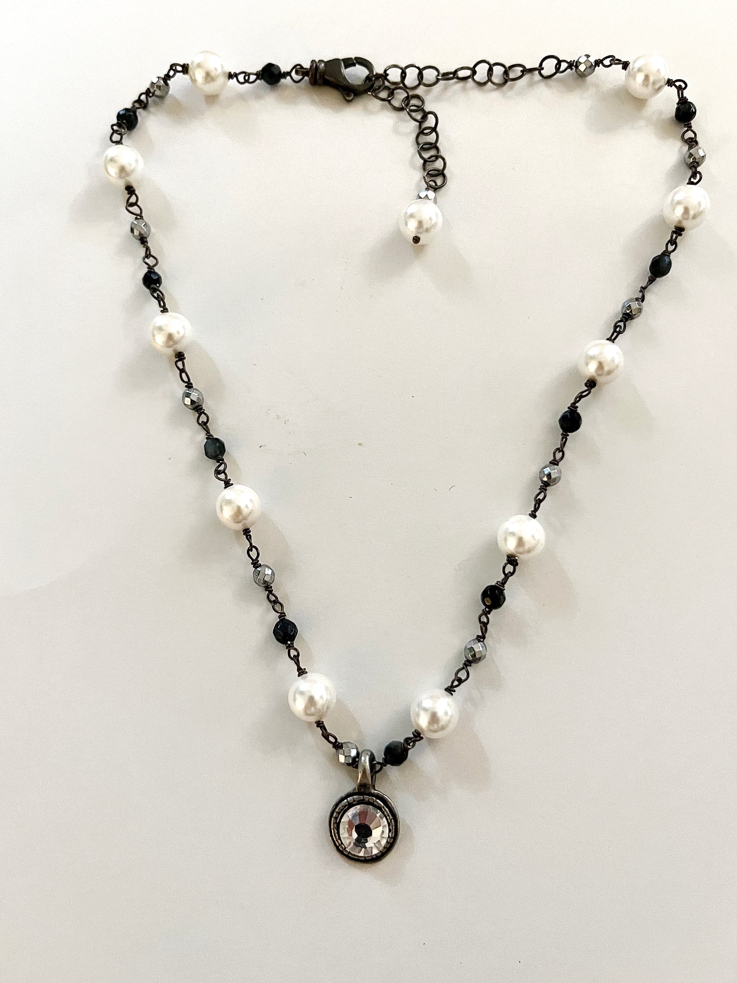 Elegant Eye Silver 20"