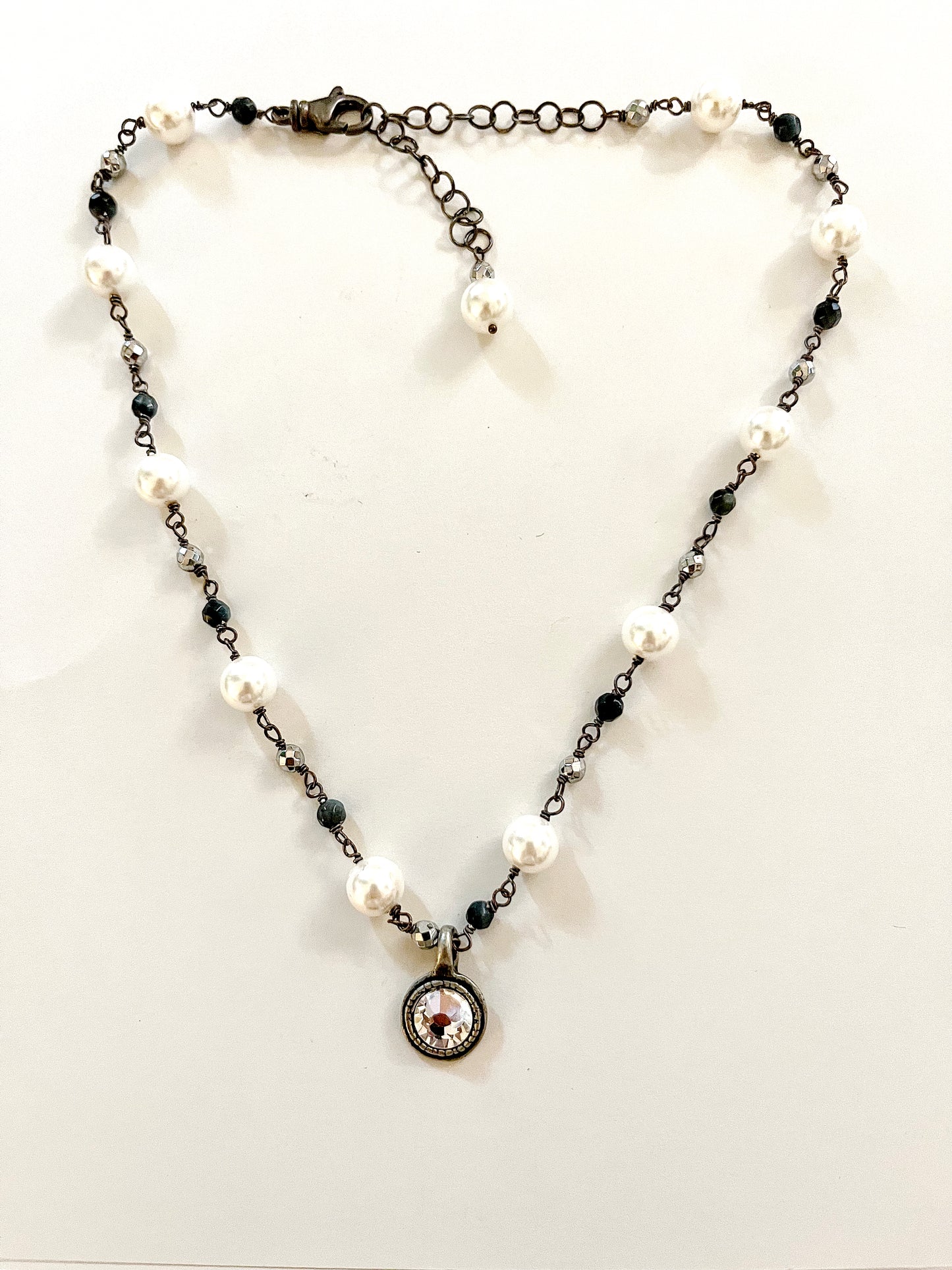 Elegant Eye Silver 15"